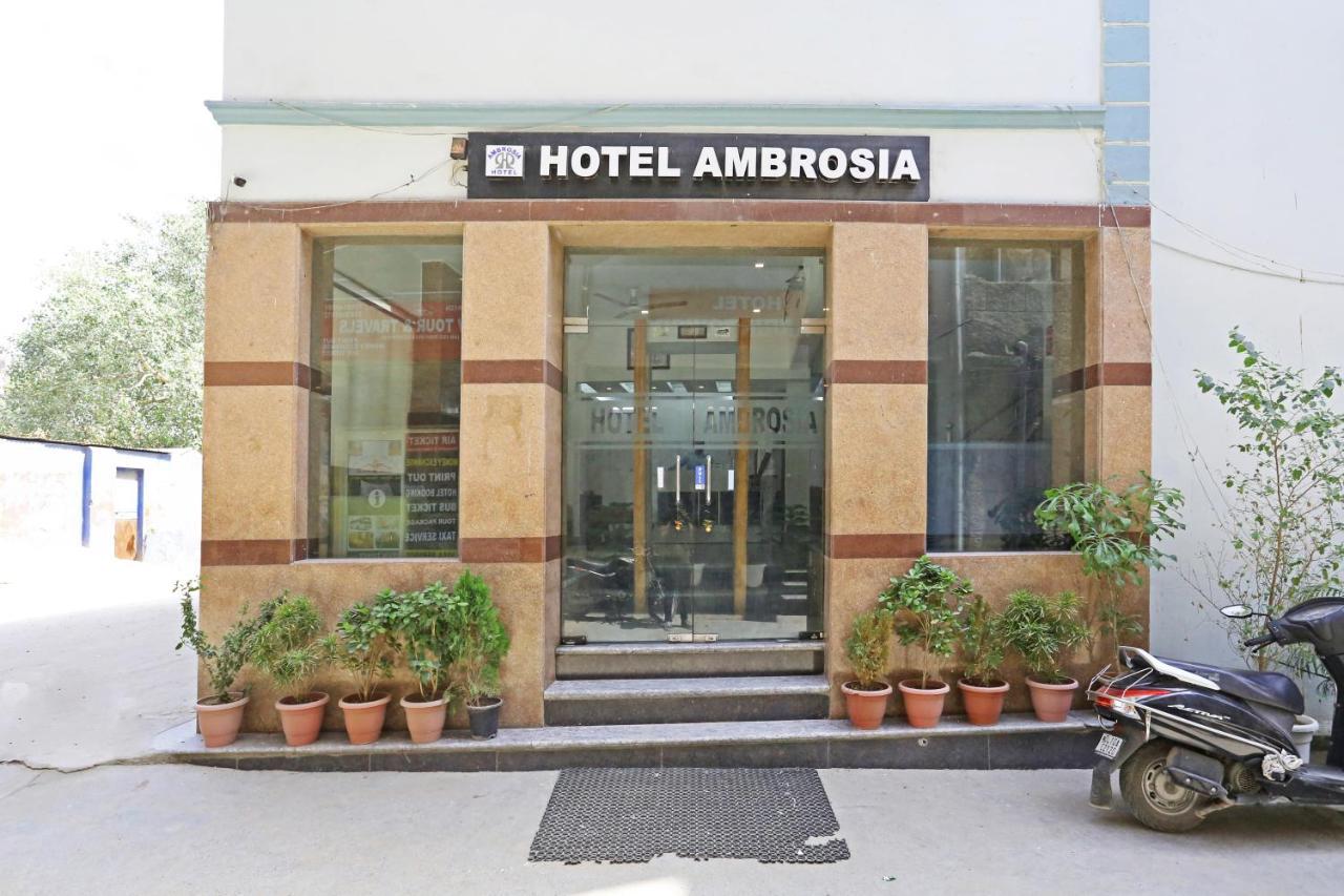Hotel Ambrosia - A Boutique Hotel Ню Делхи Екстериор снимка