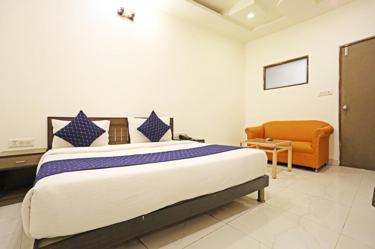 Hotel Ambrosia - A Boutique Hotel Ню Делхи Екстериор снимка