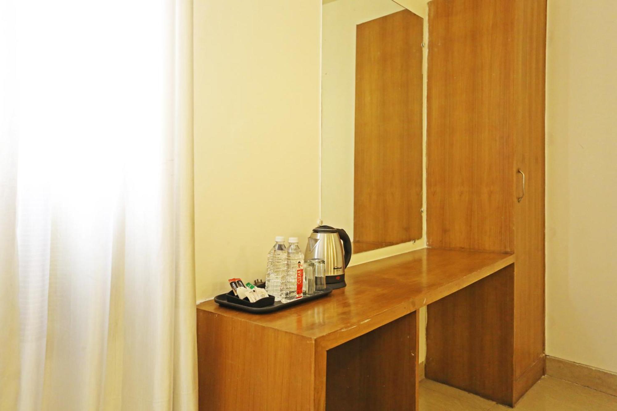 Hotel Ambrosia - A Boutique Hotel Ню Делхи Екстериор снимка