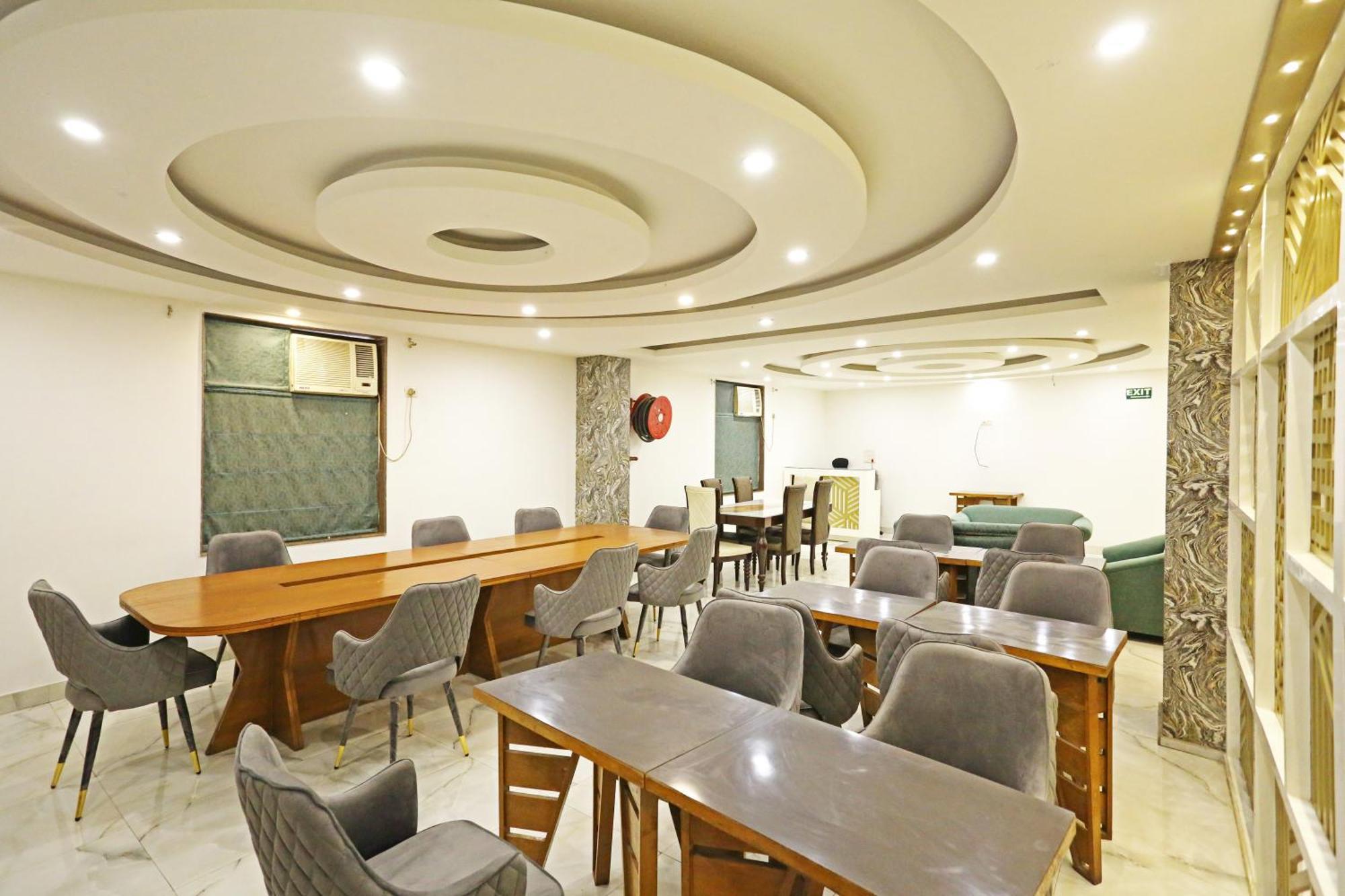 Hotel Ambrosia - A Boutique Hotel Ню Делхи Екстериор снимка