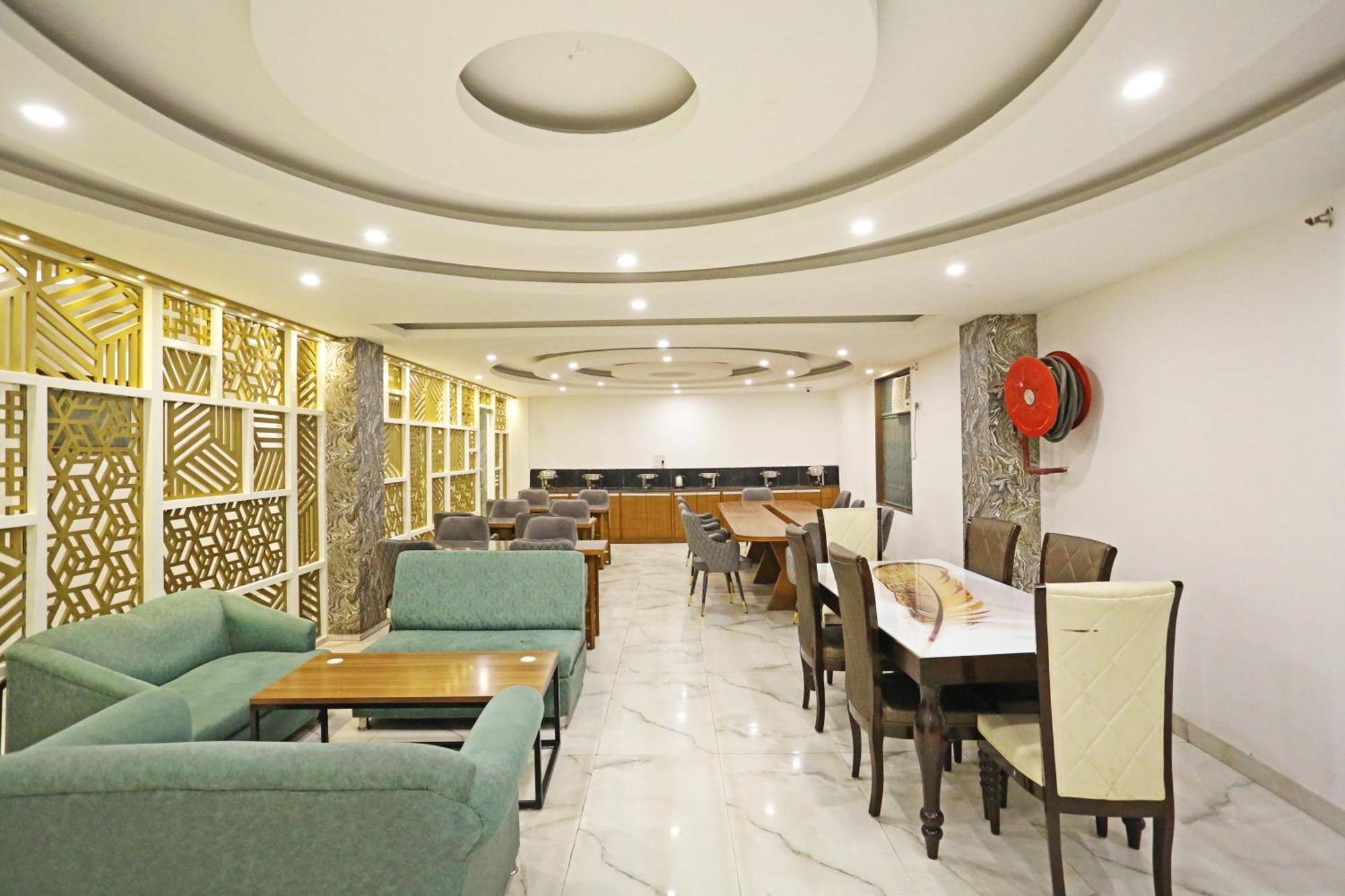 Hotel Ambrosia - A Boutique Hotel Ню Делхи Екстериор снимка