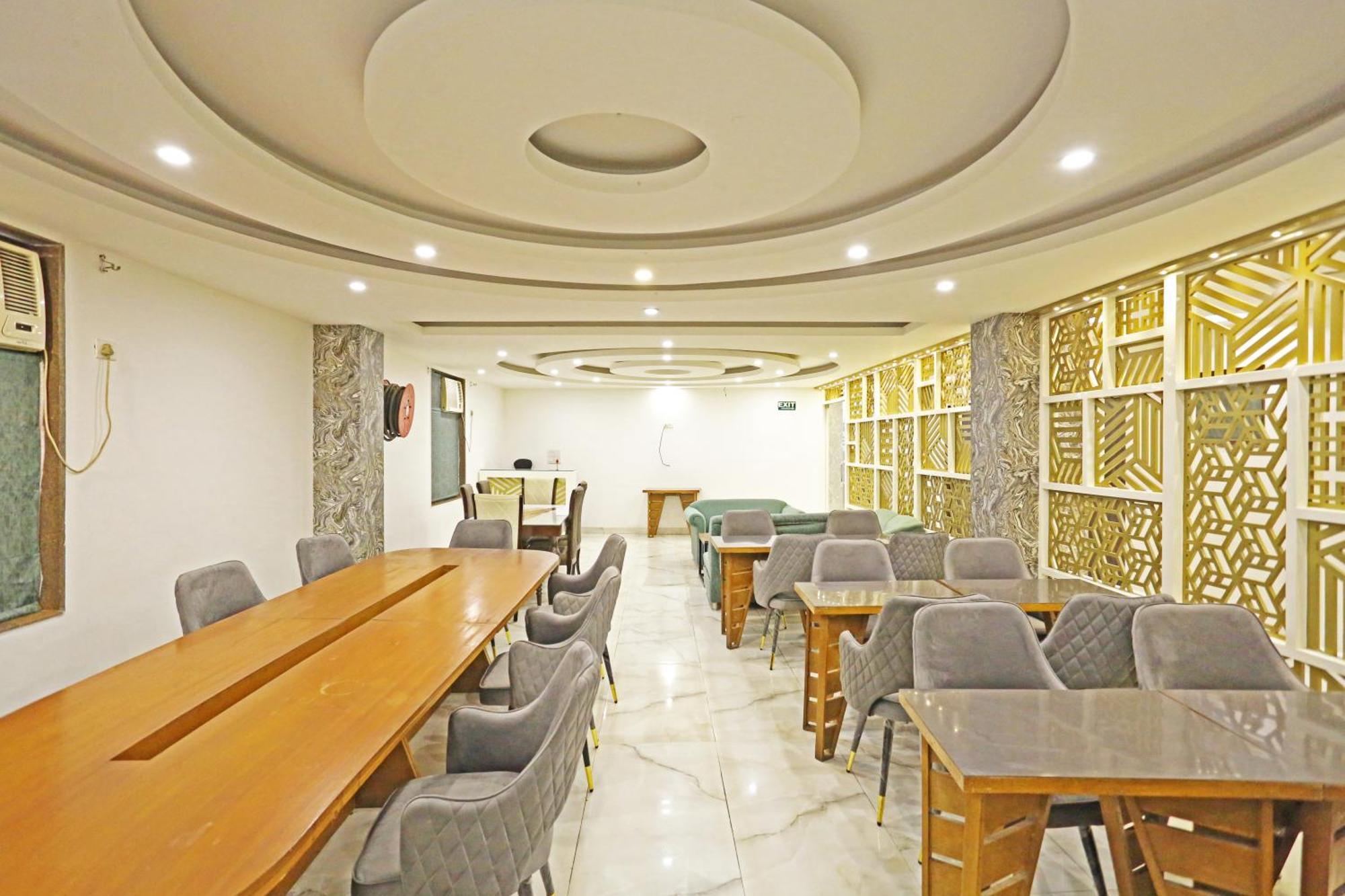 Hotel Ambrosia - A Boutique Hotel Ню Делхи Екстериор снимка