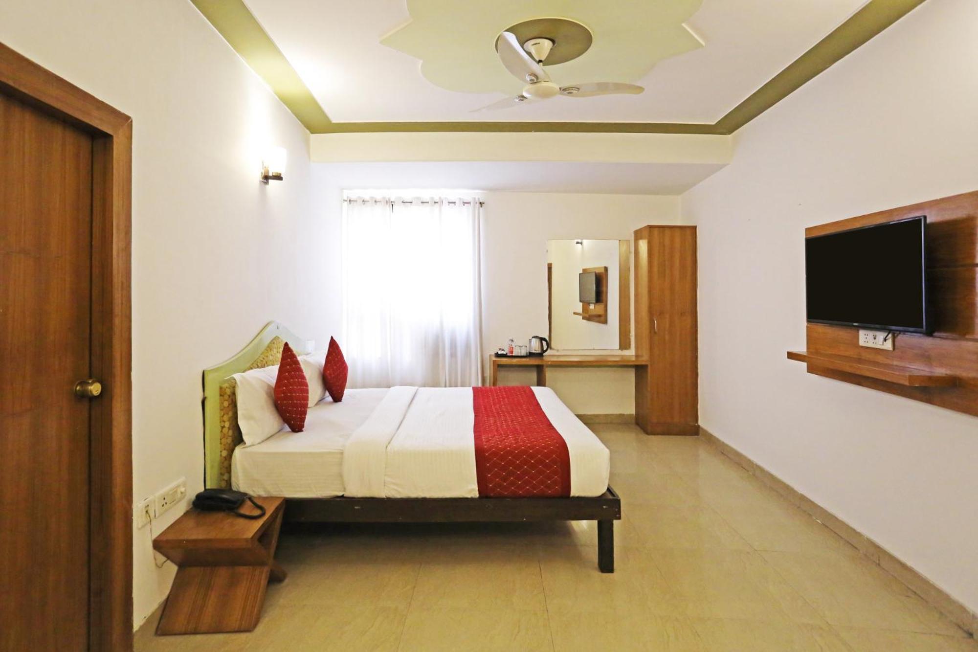 Hotel Ambrosia - A Boutique Hotel Ню Делхи Екстериор снимка